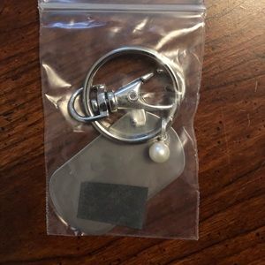 Vantel Pearl key ring with white pearl